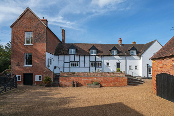 5 Bedroom Detached House For Sale In Alcester, Worcestershire, B49