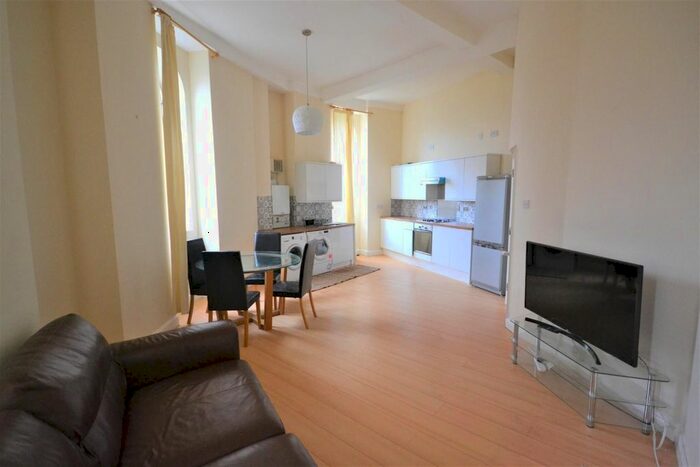 2 Bedroom Flat To Rent In Sona Gardens, Norcot Road, Tilehurst, Reading, RG30