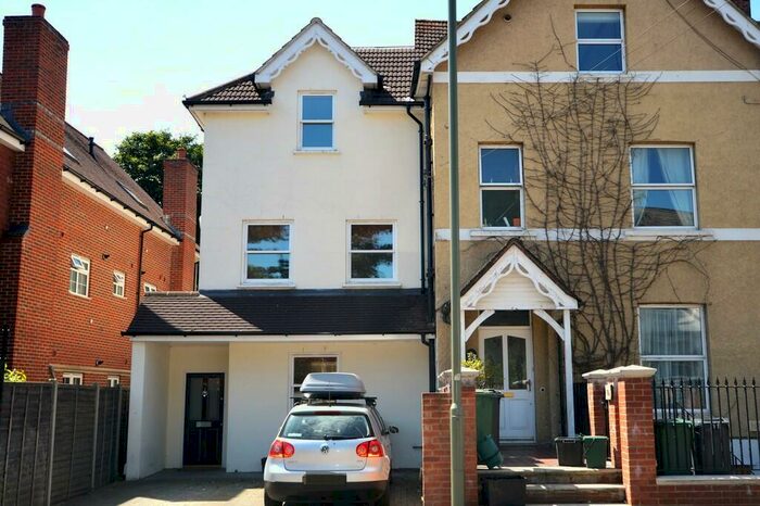 4 Bedroom Town House To Rent In Reigate, Surrey, RH2