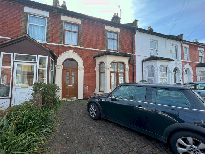 3 Bedroom Terraced House To Rent In Dudley Road, Ilford, IG1
