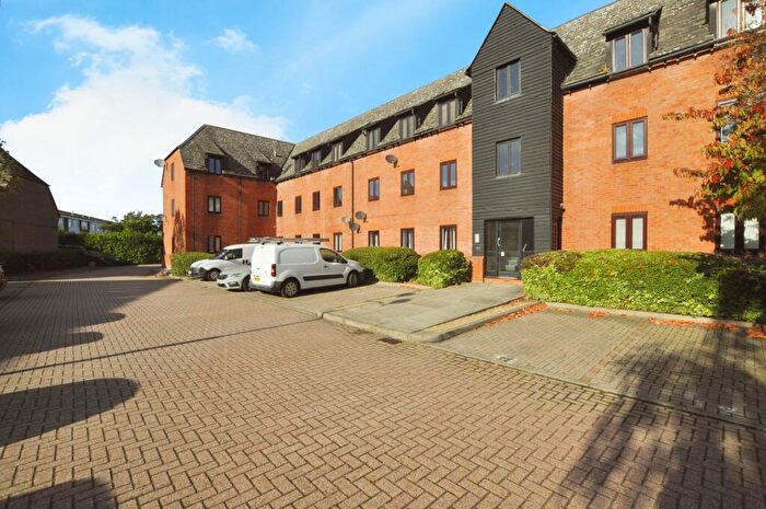 2 Bedroom Flat To Rent In Canvey Walk, Springfield, CM1