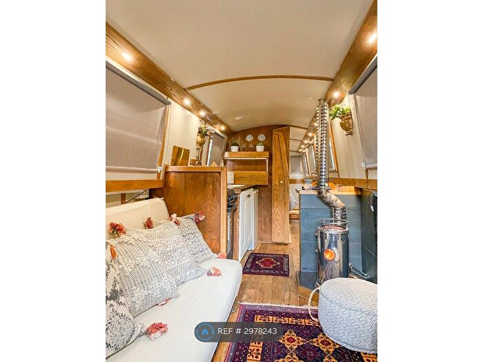 1 Bedroom Houseboat To Rent In Blomfield Road, London, W9
