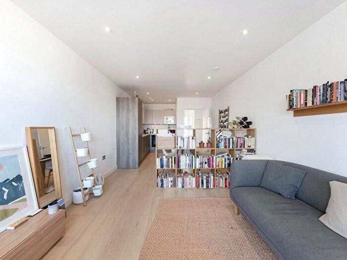 1 Bedroom Apartment To Rent In Matchstick Apartments, Bow, E3