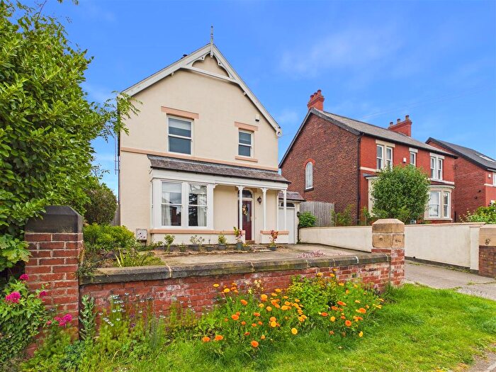 3 Bedroom Detached House For Sale In Sheffield Road, Killamarsh, Sheffield, S21