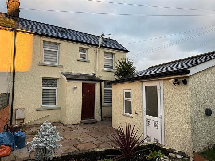 3 Bedroom End Of Terrace House To Rent In Pen-Yr-Heol, Pen-Y-Fai, Bridgend, CF31