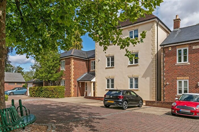 1 Bedroom Flat To Rent In Loyd Lindsay Square, Winchester, SO22