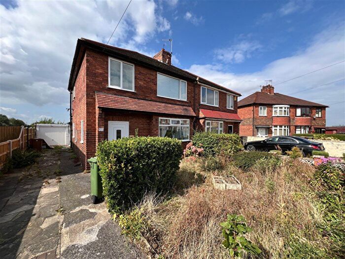 3 Bedroom Semi-Detached House To Rent In Askam Avenue, Pontefract, WF8