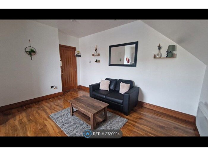 1 Bedroom Flat To Rent In Windsor Road, Newton Heath, M40