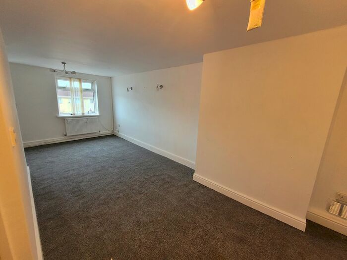 3 Bedroom Semi-Detached House To Rent In Hillrise Park, Swansea, SA6