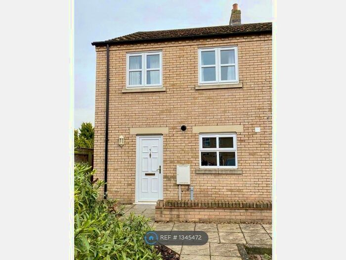 3 Bedroom Semi-Detached House To Rent In Cabaret Court, March, PE15