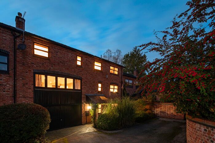 4 Bedroom Barn Conversion For Sale In Wayte Court, Ruddington, Nottingham, NG11