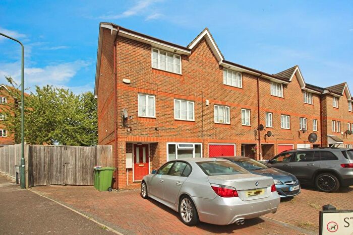 Studio For Sale In St. Georges Close, Thamesmead, SE28