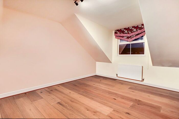 4 Bedroom Town House To Rent In Clay Lane, Harrow, HA3