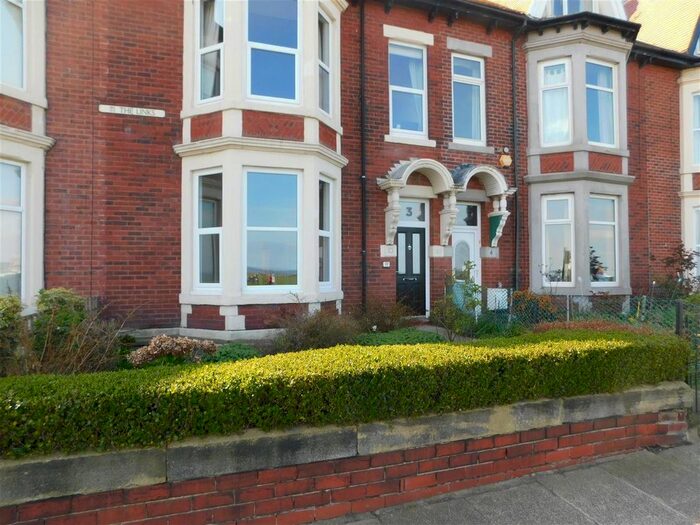 2 Bedroom Flat To Rent In The Links, Whitley Bay, NE26