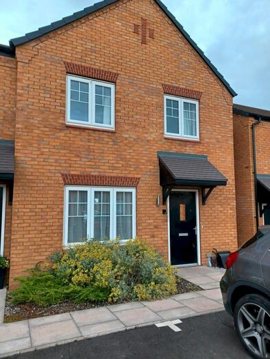 3 Bedroom End Of Terrace House To Rent In Oleander Close, Tamworth, B79