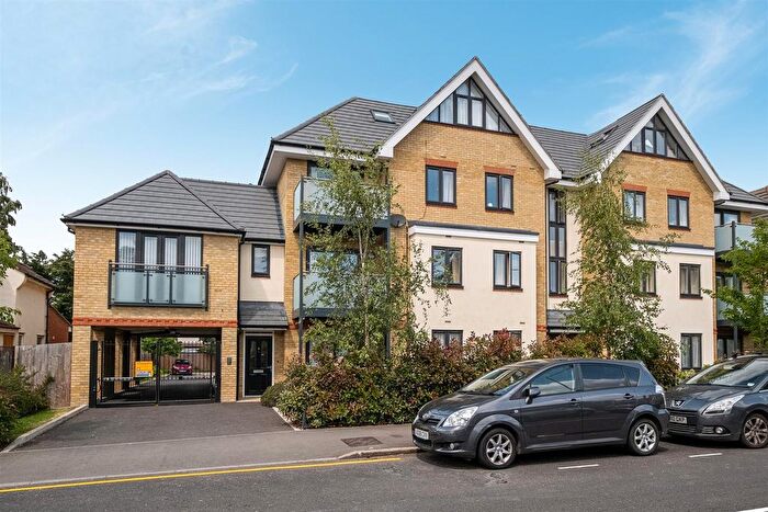 2 Bedroom Flat To Rent In Frays Court, Swan Road, West Drayton, UB7