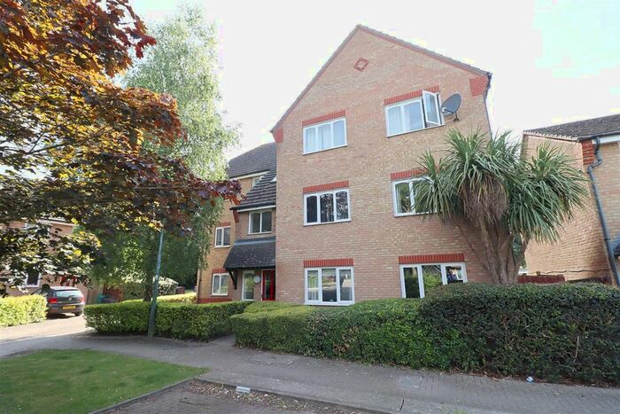 2 Bedroom Flat To Rent In Stanstrete Field, Great Notley, Braintree, CM77