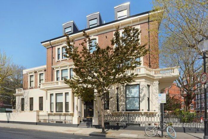 2 Bedroom Flat To Rent In Earl's Court Square, London, SW5