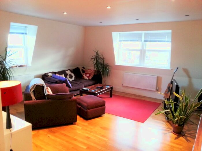2 Bedroom Flat To Rent In Arthur Road, Wimbledon Park, SW19
