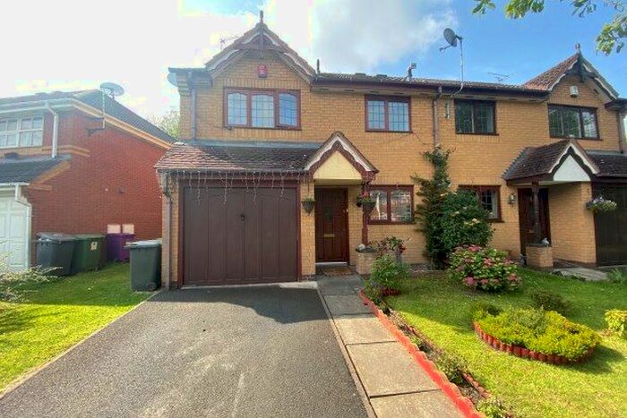 3 Bedroom Property To Rent In Viaduct Drive, Wolverhampton, WV6