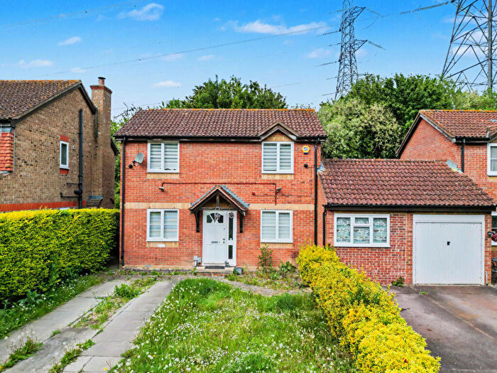 3 Bedroom House For Sale In Fogerty Close, Enfield, EN3
