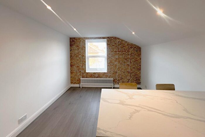 1 Bedroom Flat To Rent In Peak Hill, London, SE26