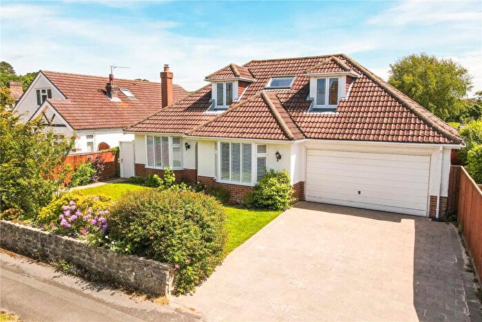 4 Bedroom Detached House For Sale In Fernhill Road, New Milton, Hampshire, BH25