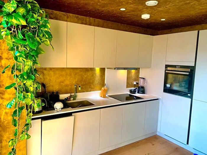 1 Bedroom Flat To Rent In Flat, Barker House, Navigators Walk, London, E3