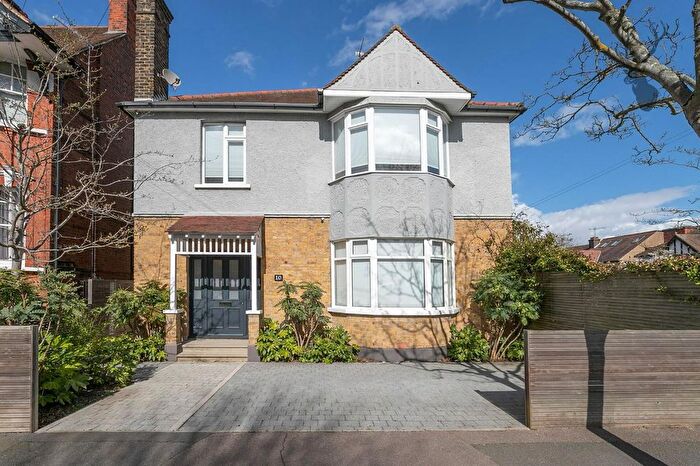 5 Bedroom Detached House To Rent In Connaught Avenue, London, E4