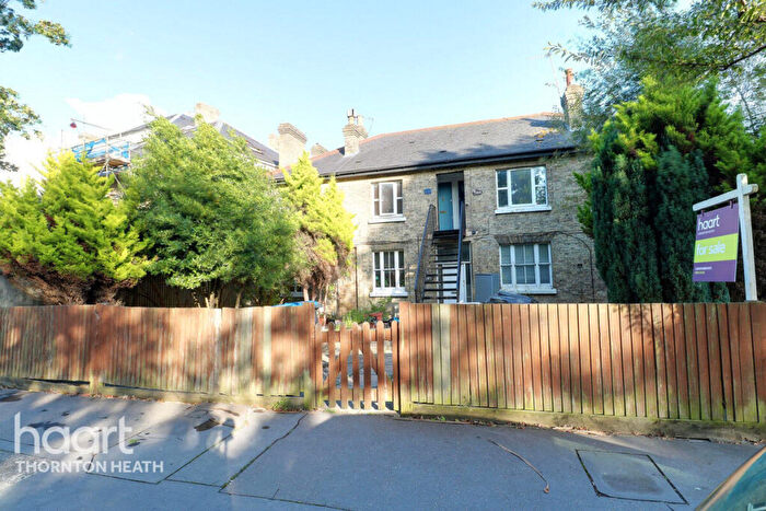 2 Bedroom Character Property For Sale In Ross Road, London, SE25
