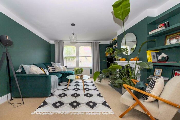 2 Bedroom Flat To Rent In Byrne Road, Balham, SW12