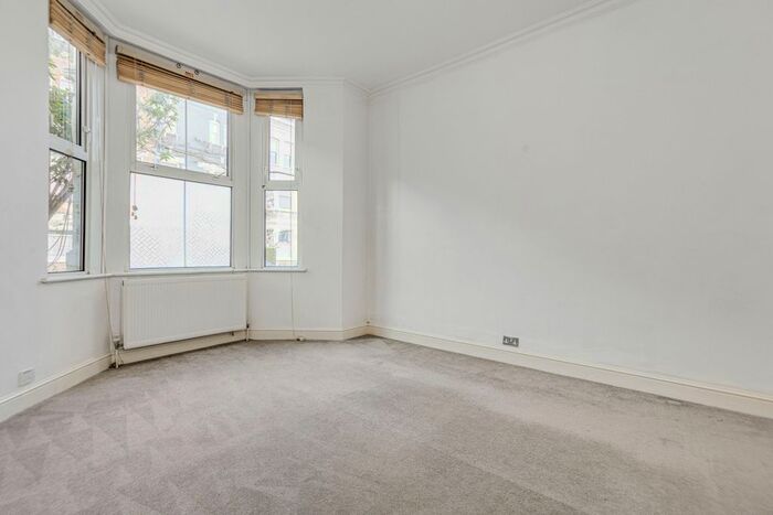 2 Bedroom Flat To Rent In Waldemar Avenue, Parsons Green, SW6