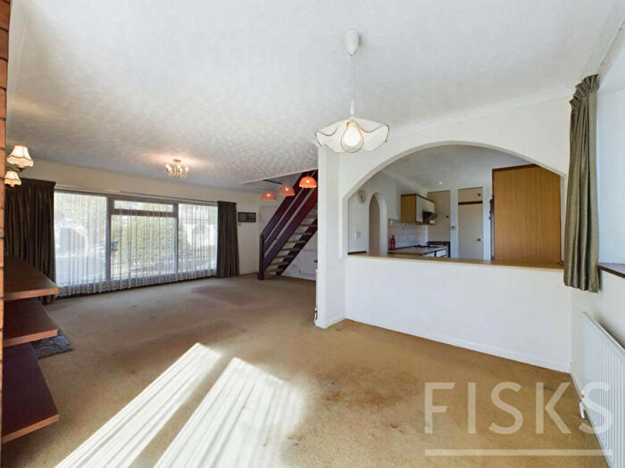 3 Bedroom Detached House For Sale In Handel Road, Canvey Island, SS8