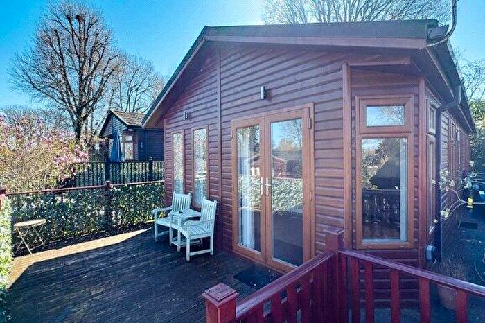 3 Bedroom Detached House For Sale In Woodlands Drive, Farley Green, Albury, GU5