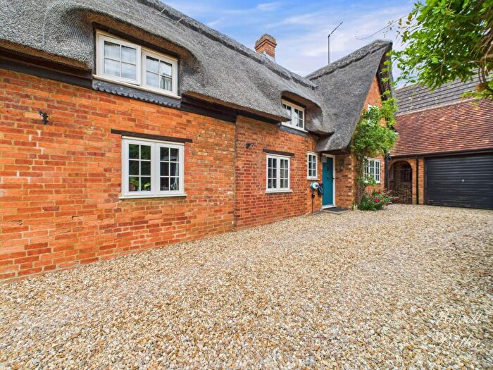 4 Bedroom Cottage For Sale In Shamrock Cottage, Main St, Adstock, MK18