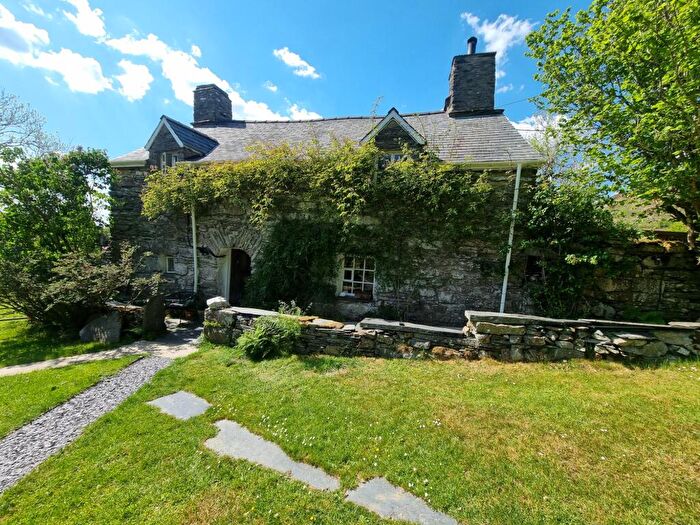 3 Bedroom Cottage To Rent In Cwm Cynfal, Blaenau Ffestiniog, LL41