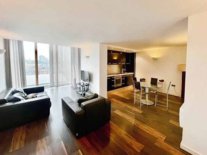 2 Bedroom Flat To Rent In West Point, Wellington Street, Leeds, West Yorkshire, LS1