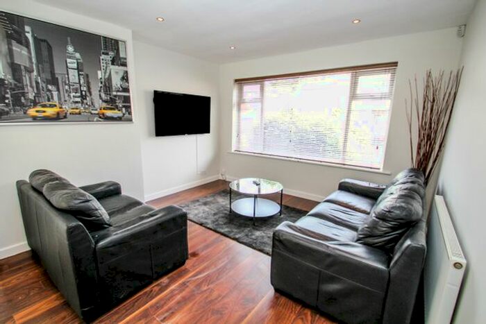 4 Bedroom Semi-Detached House To Rent In St. Annes Drive, Headingley, Leeds, LS4