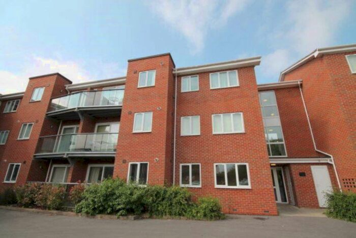 2 Bedroom Flat To Rent In Windsor Court, Sunny Bank, Burslem, ST6