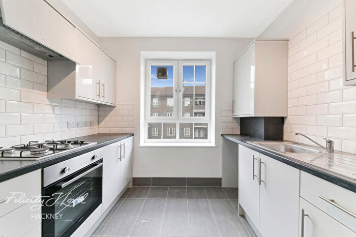 3 Bedroom Flat For Sale In Templecombe Road, London, E9