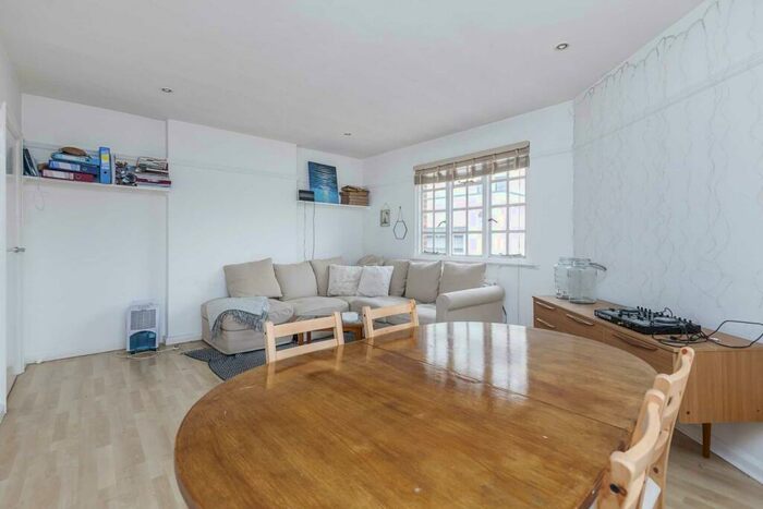 2 Bedroom Apartment To Rent In Liverpool Road, Islington, N1