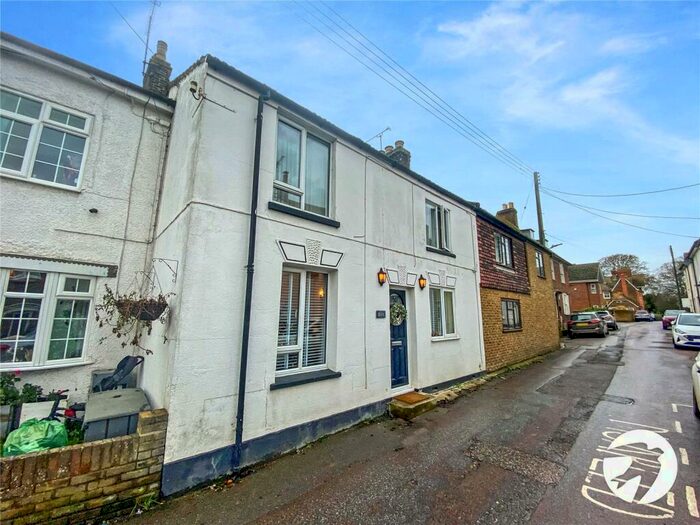 4 Bedroom Terraced House To Rent In Reed Street, Cliffe, Rochester, ME3