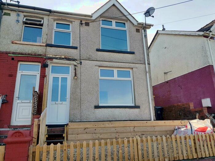 3 Bedroom House To Rent In Eastville Road, Tyllwyn, Ebbw Vale, NP23