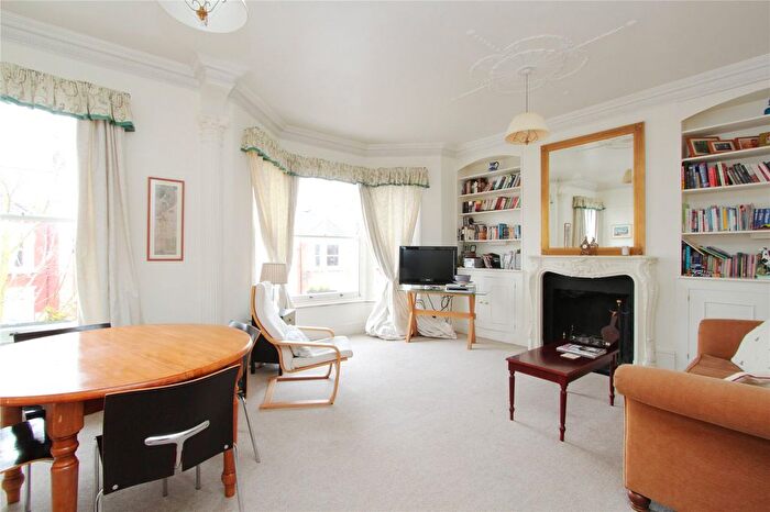 2 Bedroom Flat To Rent In Cloudesdale Road, SW17