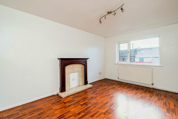 1 Bedroom Flat For Sale In High Street, Quarry Bank, Brierley Hill, DY5