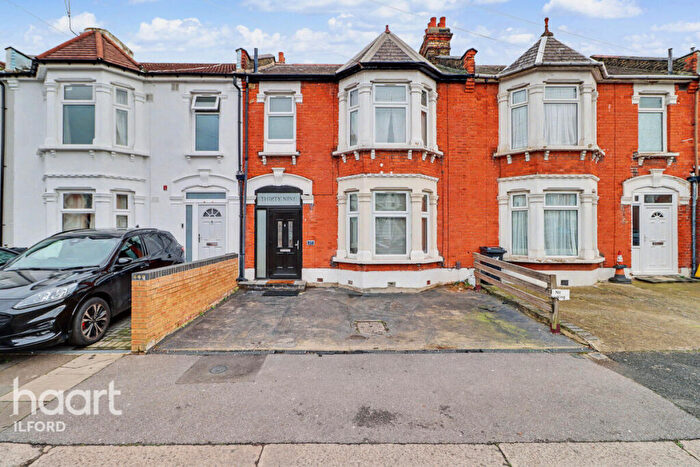 3 Bedroom Terraced House For Sale In Betchworth Road, Ilford, IG3