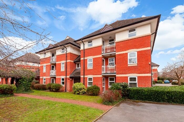 2 Bedroom Flat To Rent In Jackman Close, Abingdon, OX14