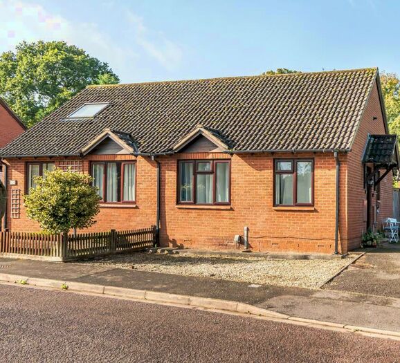 2 Bedroom Semi-Detached Bungalow To Rent In Botley, Oxford, OX2