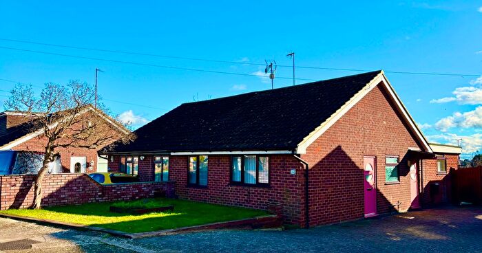 2 Bedroom Semi Detached Bungalow For Sale In Hollingside Drive, Northampton, NN2