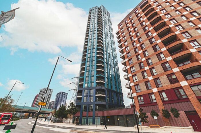 1 Bedroom Apartment To Rent In Manor Road, Canning Town, London, E16